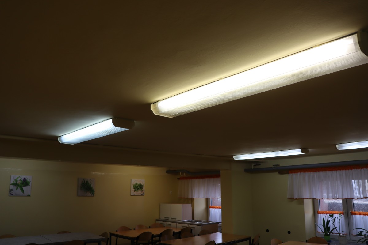 Modernizacja instalacji oświetlenia na energooszczędne w SP 2