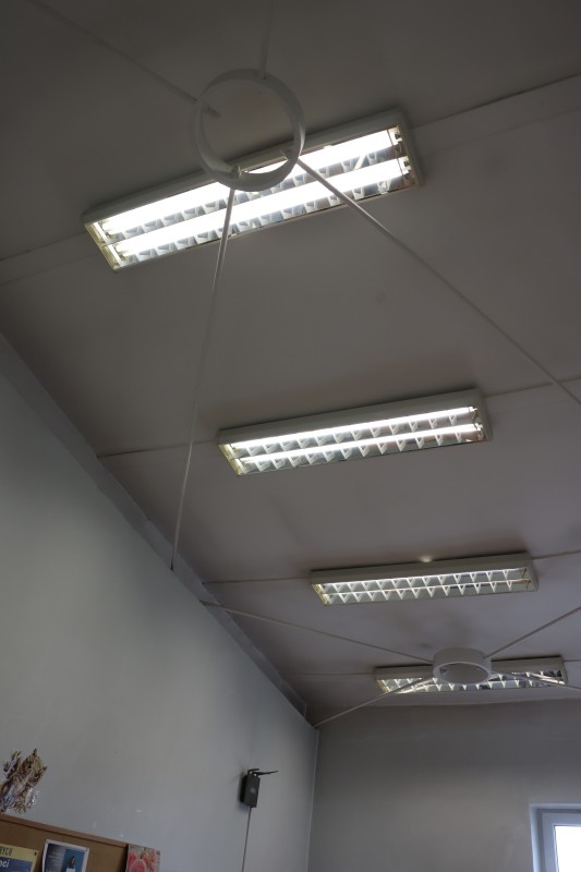 Modernizacja instalacji oświetlenia na energooszczędne w SP 4