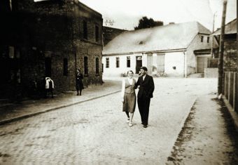Budynek karczmy "U Domżoła", ul.Młyńska, obecnie ul.Sobieskiego (ze zbiorów Piotra Domżoła)