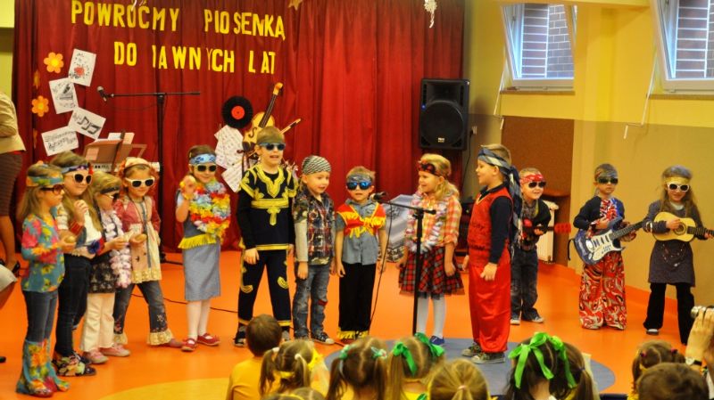Festiwal: „Powróćmy piosenką do dawnych lat ”