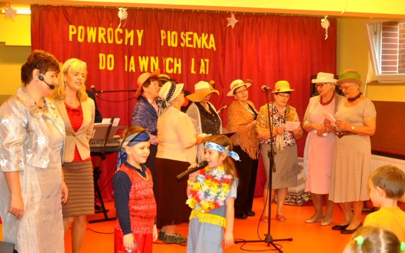 Festiwal: „Powróćmy piosenką do dawnych lat ”
