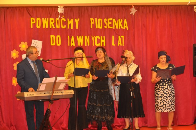 Festiwal: „Powróćmy piosenką do dawnych lat ”