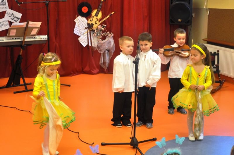 Festiwal: „Powróćmy piosenką do dawnych lat ”