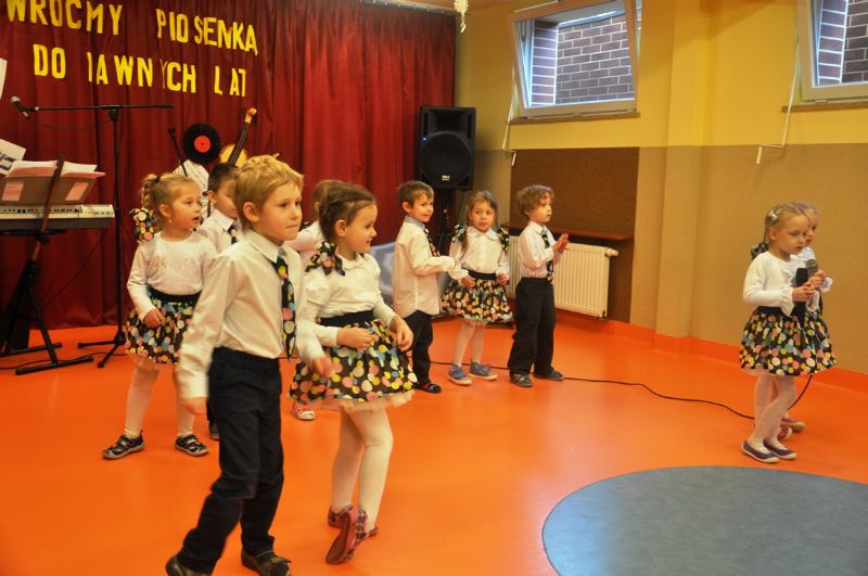 Festiwal: „Powróćmy piosenką do dawnych lat ”
