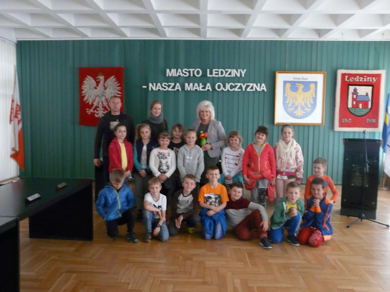 Wizyta dzieci z SP nr 1 w urzedzie miasta - 17 maj