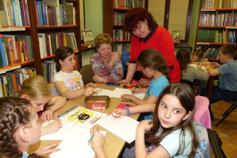 Noc w bibliotece