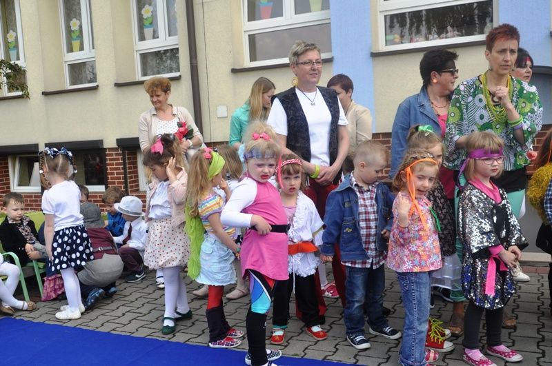 Międzypokoleniowy pokaz mody w Przedszkolu nr 2