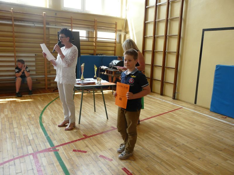 Apel w SP nr 1 i rozdanie nagród