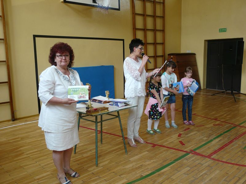 Apel w SP nr 1 i rozdanie nagród