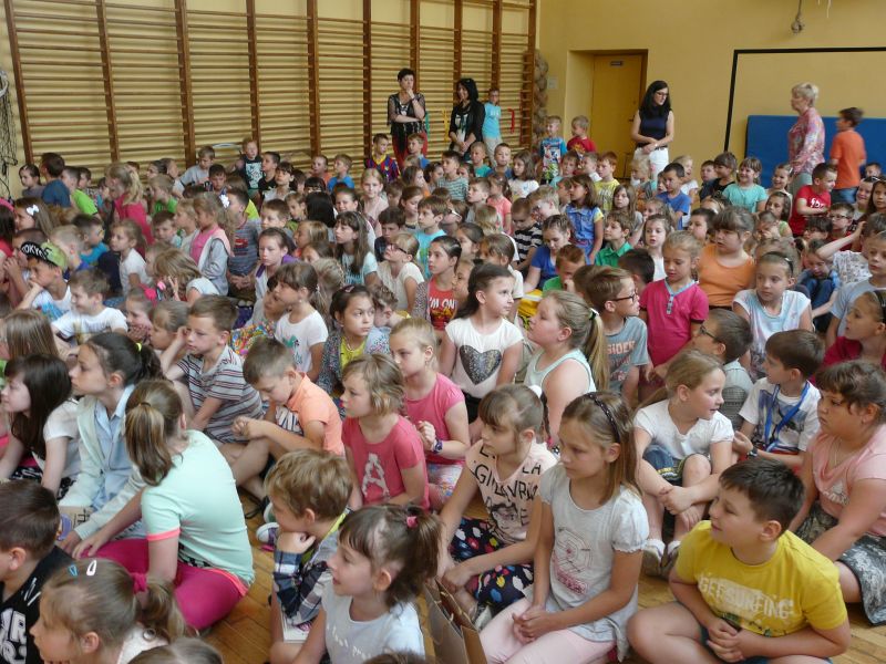 Apel w SP nr 1 i rozdanie nagród