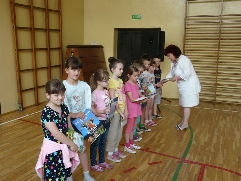 Apel w SP nr 1 i rozdanie nagród