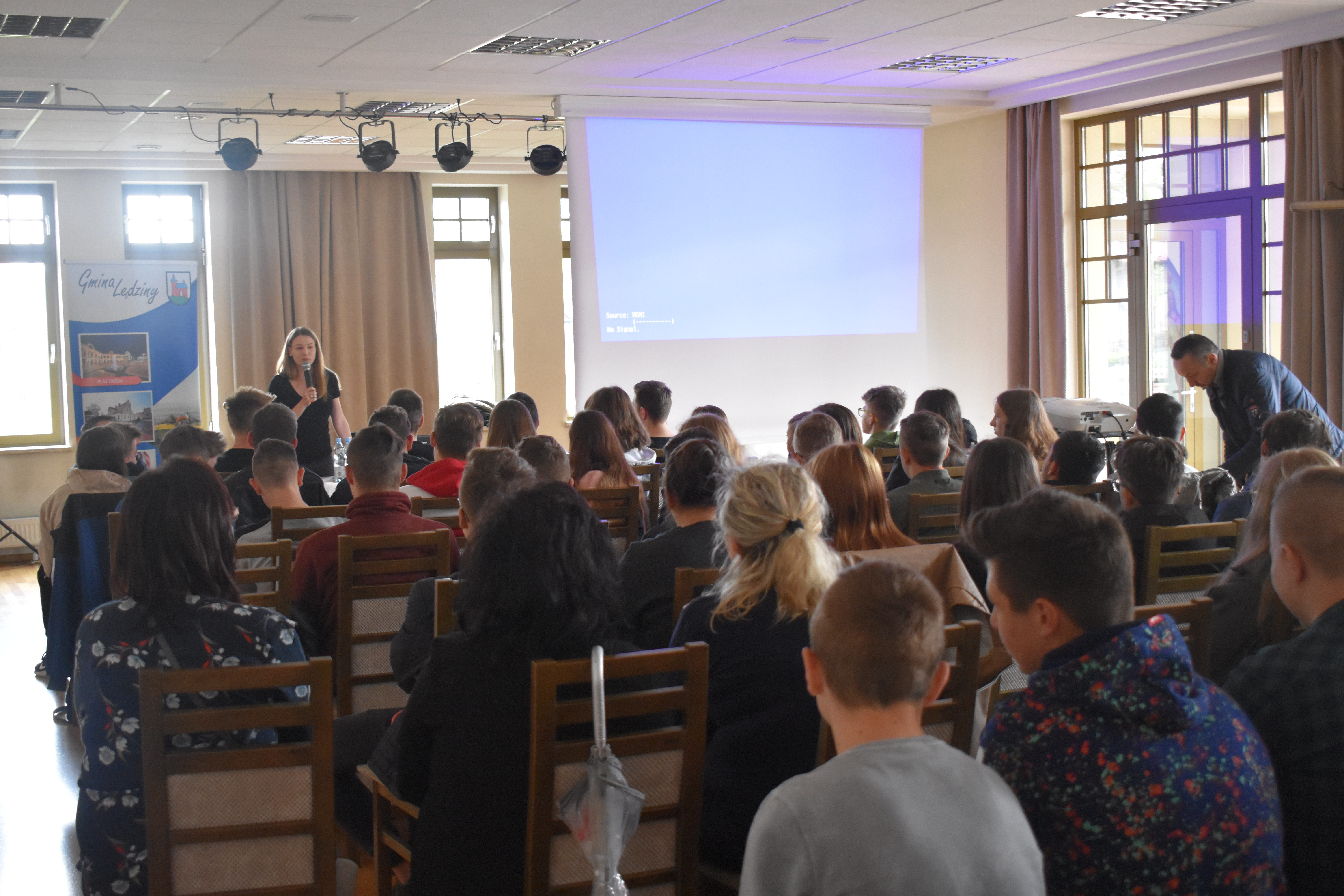 W młodość i dorosłe życie bez uzależnień -  Akcja profilaktyczno – edukacyjna pod patronatem Burmist