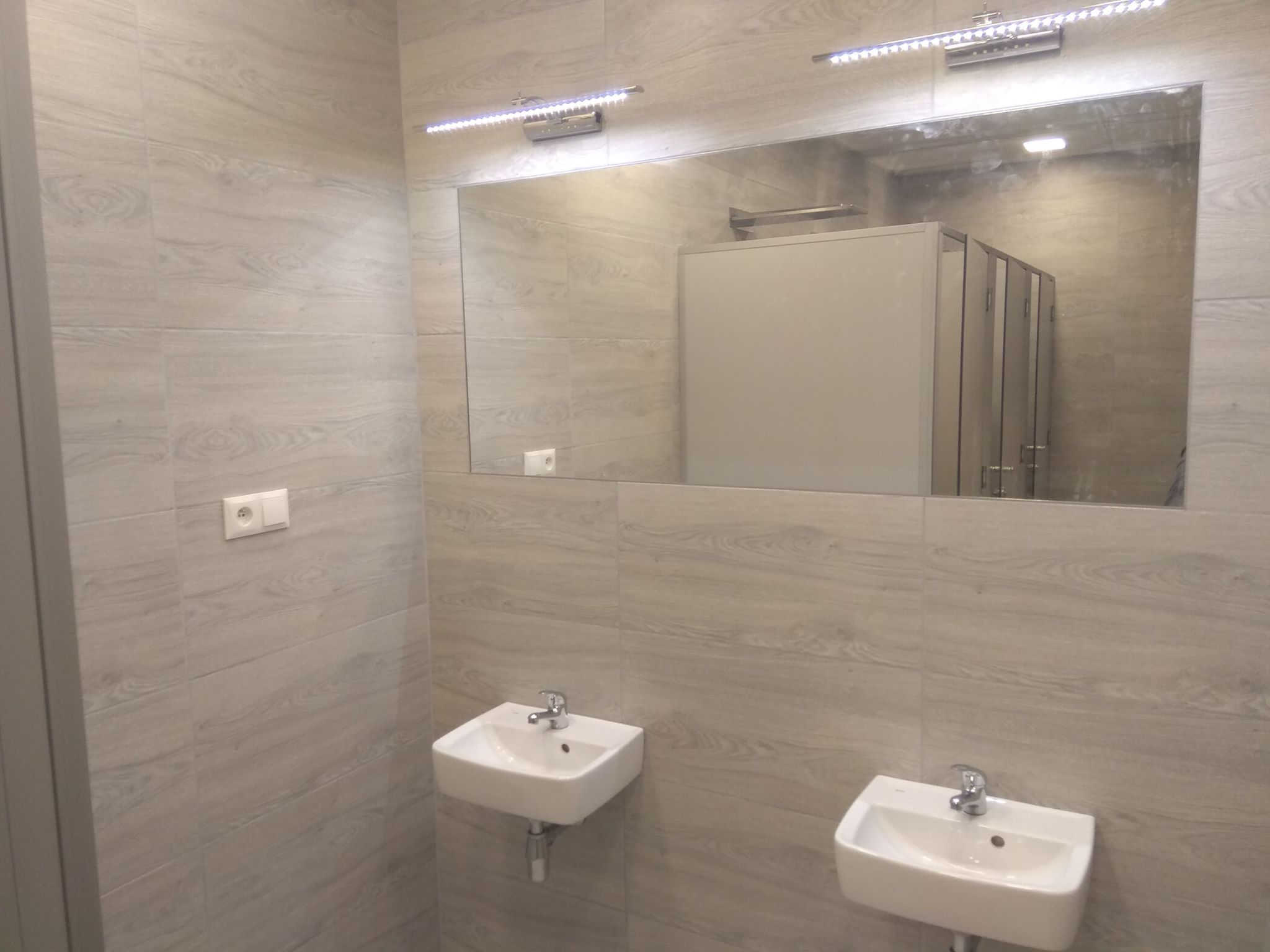 Remont pomieszczeń sanitariatów i szatni w budynku OSP