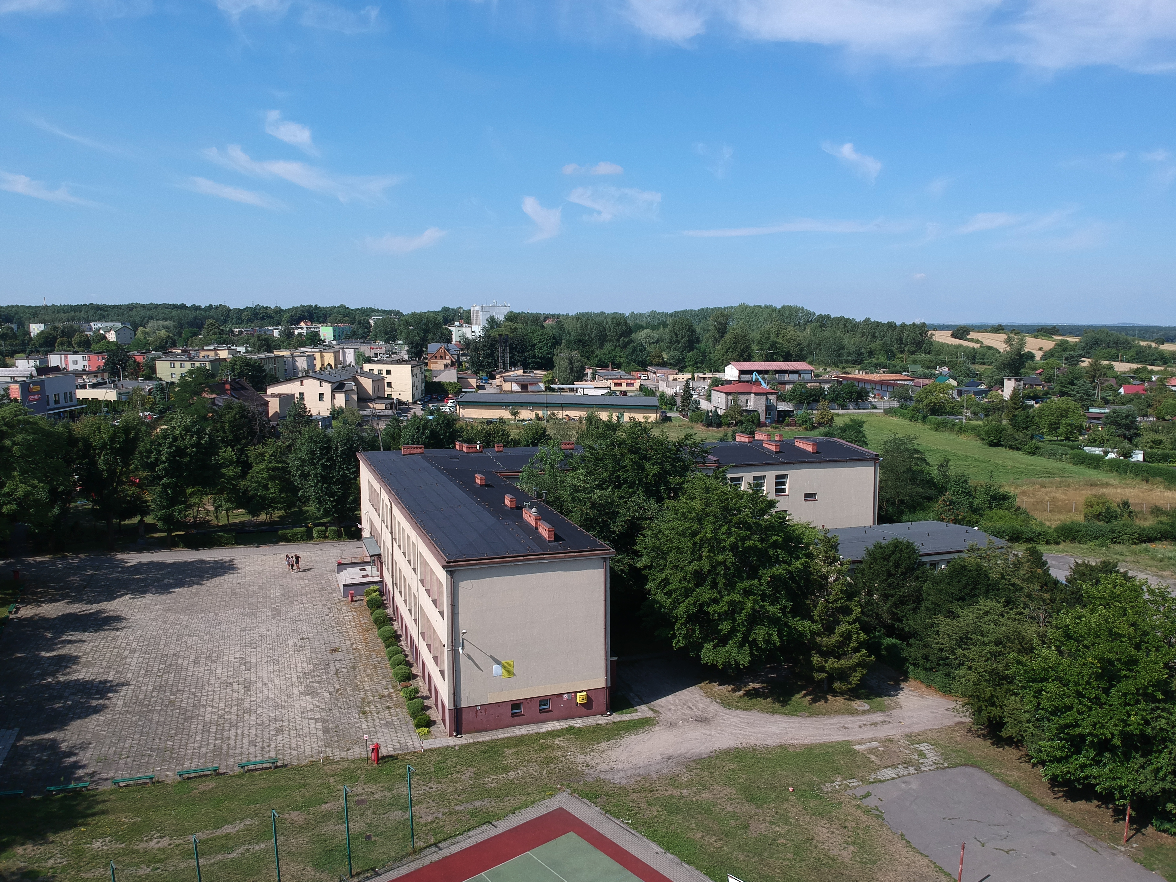 Remont nawierzchni placu szkolnego Szkoły Podstawowej nr 3