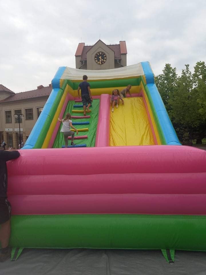 Dmuchana zjeżdżalnia