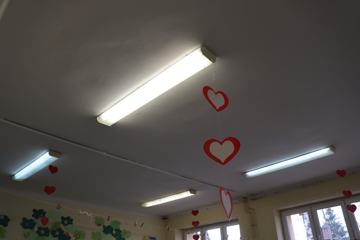 Modernizacja instalacji oświetlenia na energooszczędne w SP 2