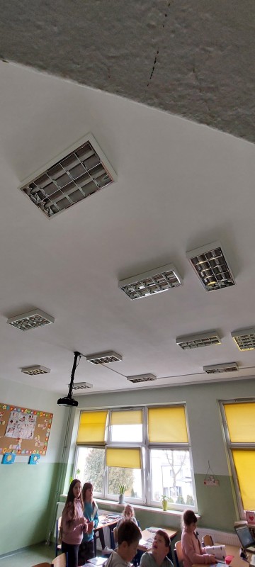 Modernizacja instalacji oświetlenia na energooszczędne w SP 4