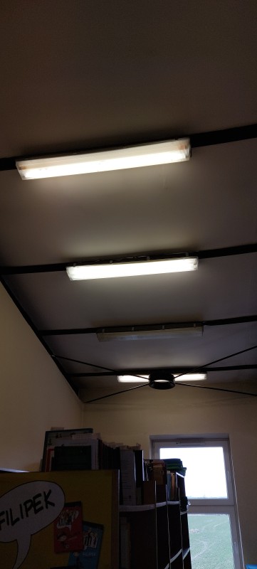 Modernizacja instalacji oświetlenia na energooszczędne w SP 4