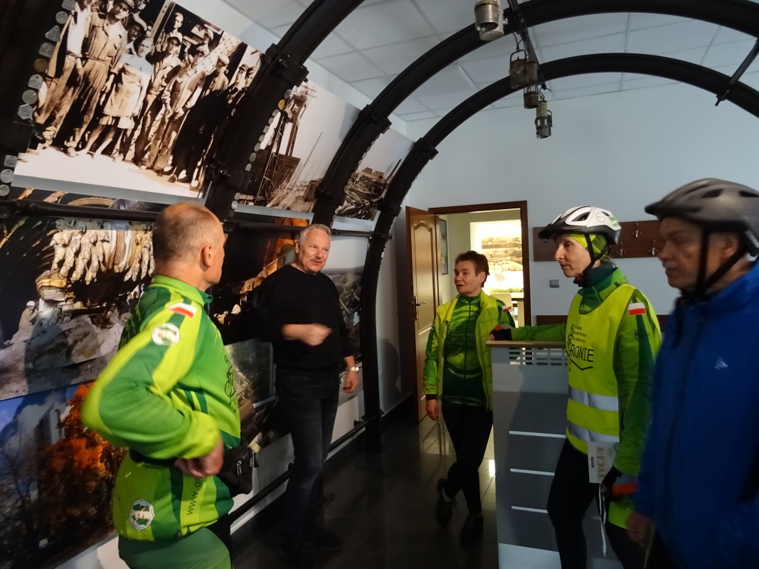 Uczestnicy II Rajdu Rowerowego „MIĘDZY SZYBAMI” Lędziny 6.05.2023