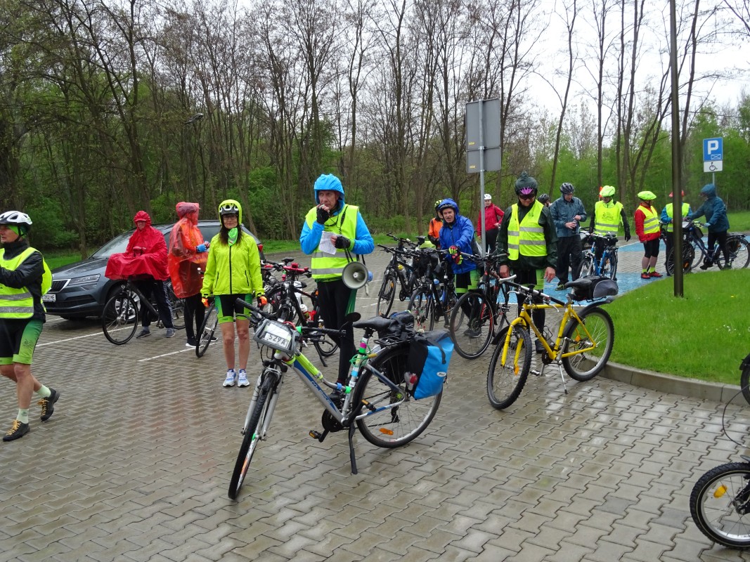 Uczestnicy II Rajdu Rowerowego „MIĘDZY SZYBAMI” Lędziny 6.05.2023