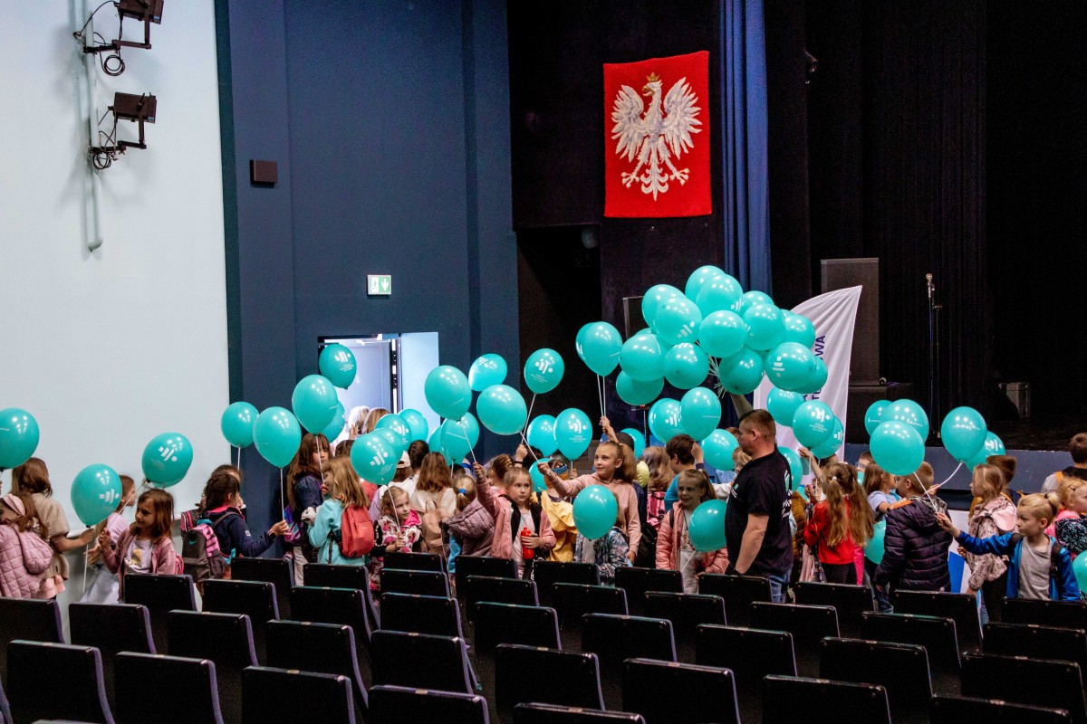 Seans podczas bezgotówkowego kina objazdowego