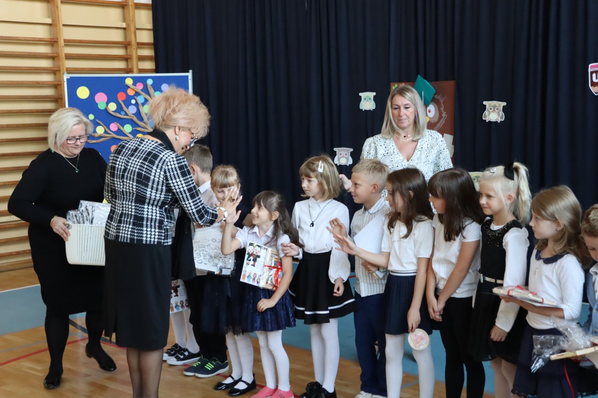 Pasowanie na pierwszoklasistę w Szkole Podstawowej nr 4 w Lędzinach