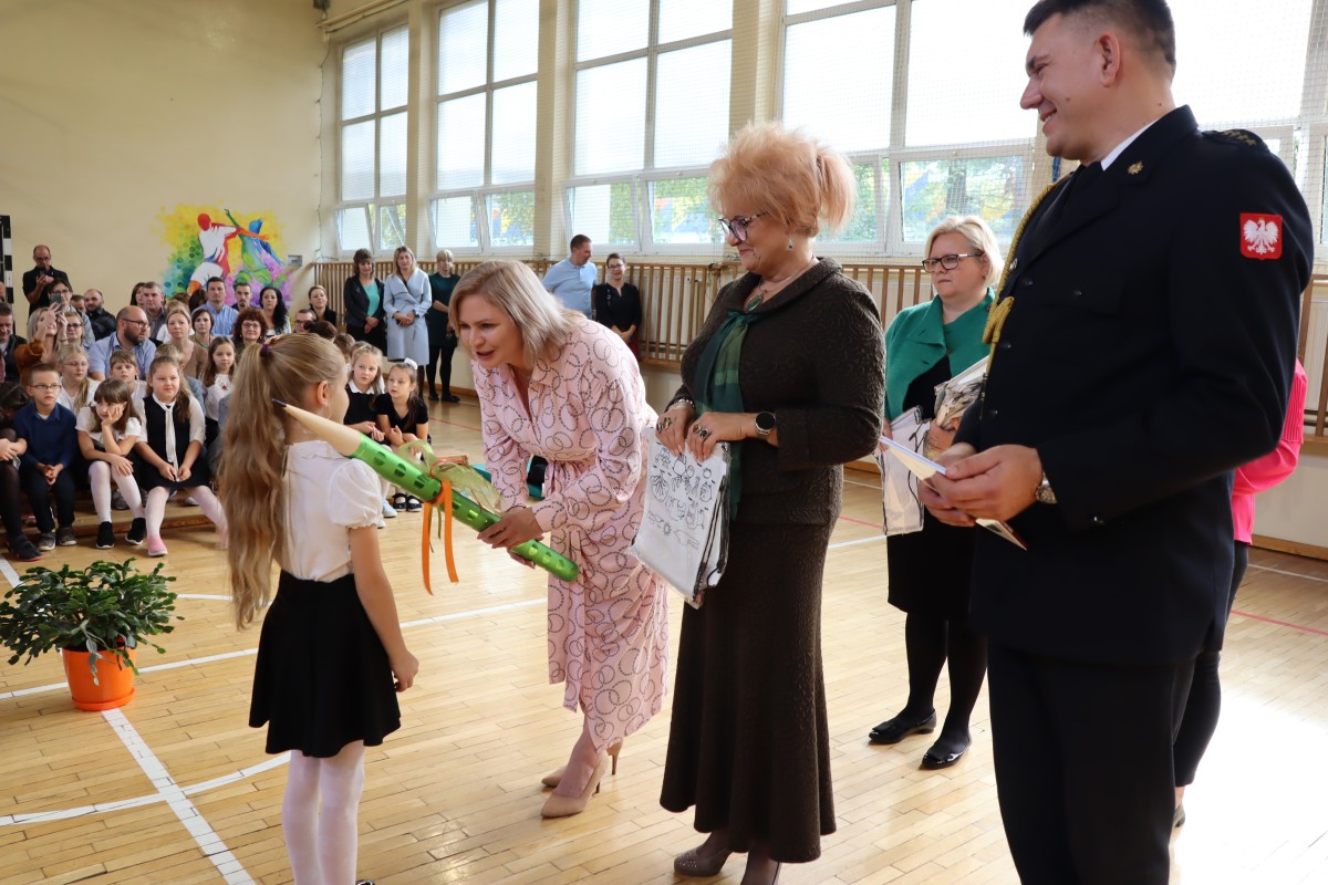 Pasowanie na pierwszkolasistę w Szkole Podstawowej nr 3 w Lędzinach 13.10.2023 r.