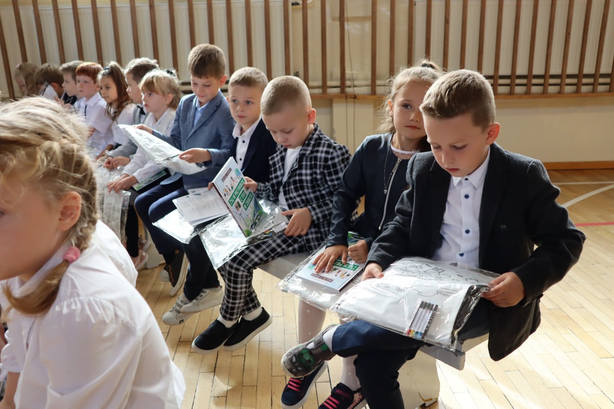 Pasowanie na pierwszkolasistę w Szkole Podstawowej nr 3 w Lędzinach 13.10.2023 r.