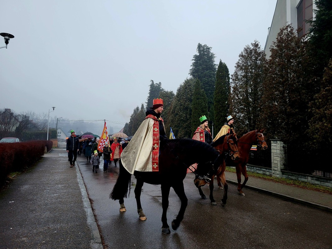 Orszak Trzech Króli w Parafii Chrystusa Króla w Lędzinach
