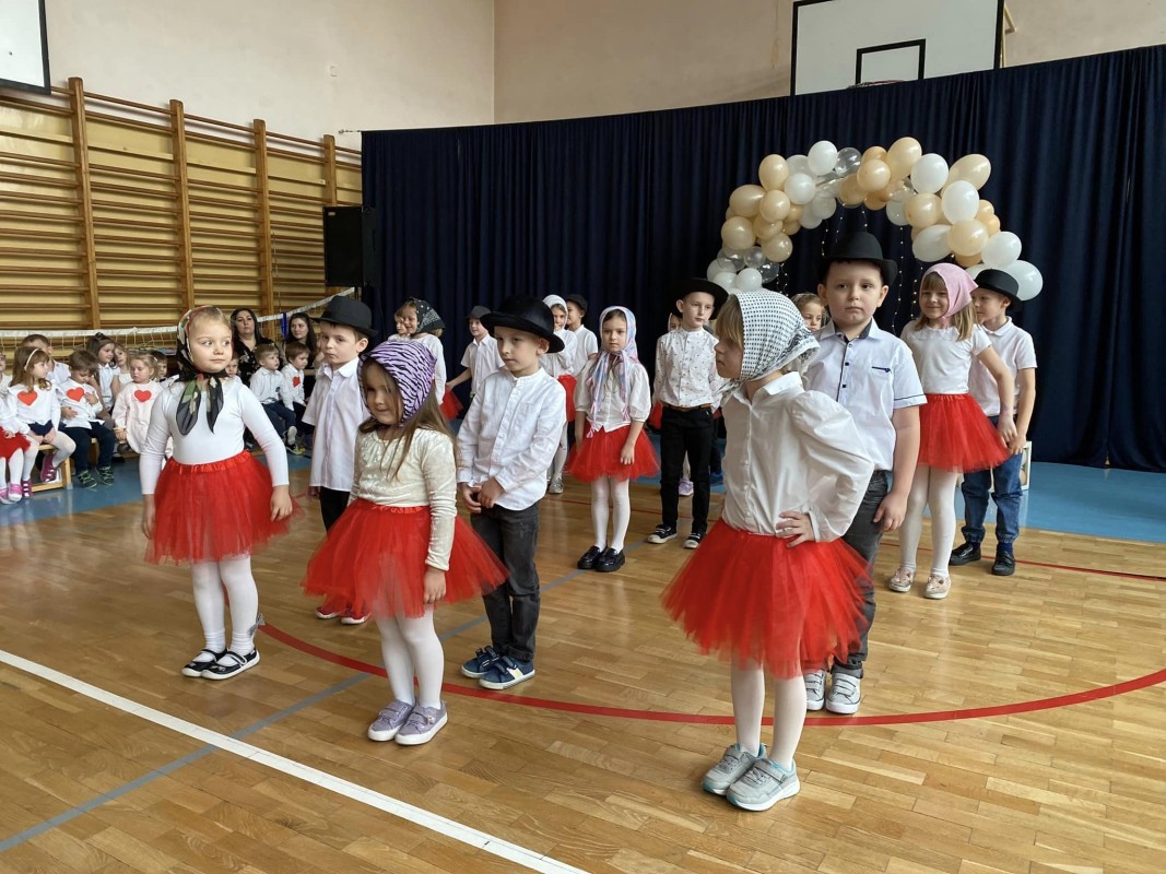 Dzień babci i dziadka w Szkole Podstawowej nr 4 w Lędzinach
