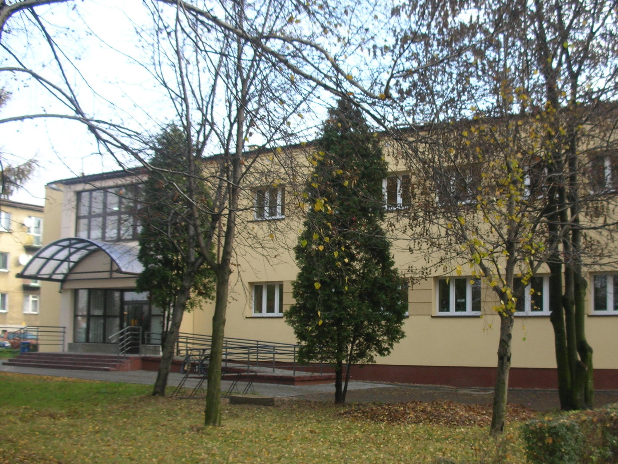 Budynek Szkoły Podstawowej nr 2 w Lędzinach