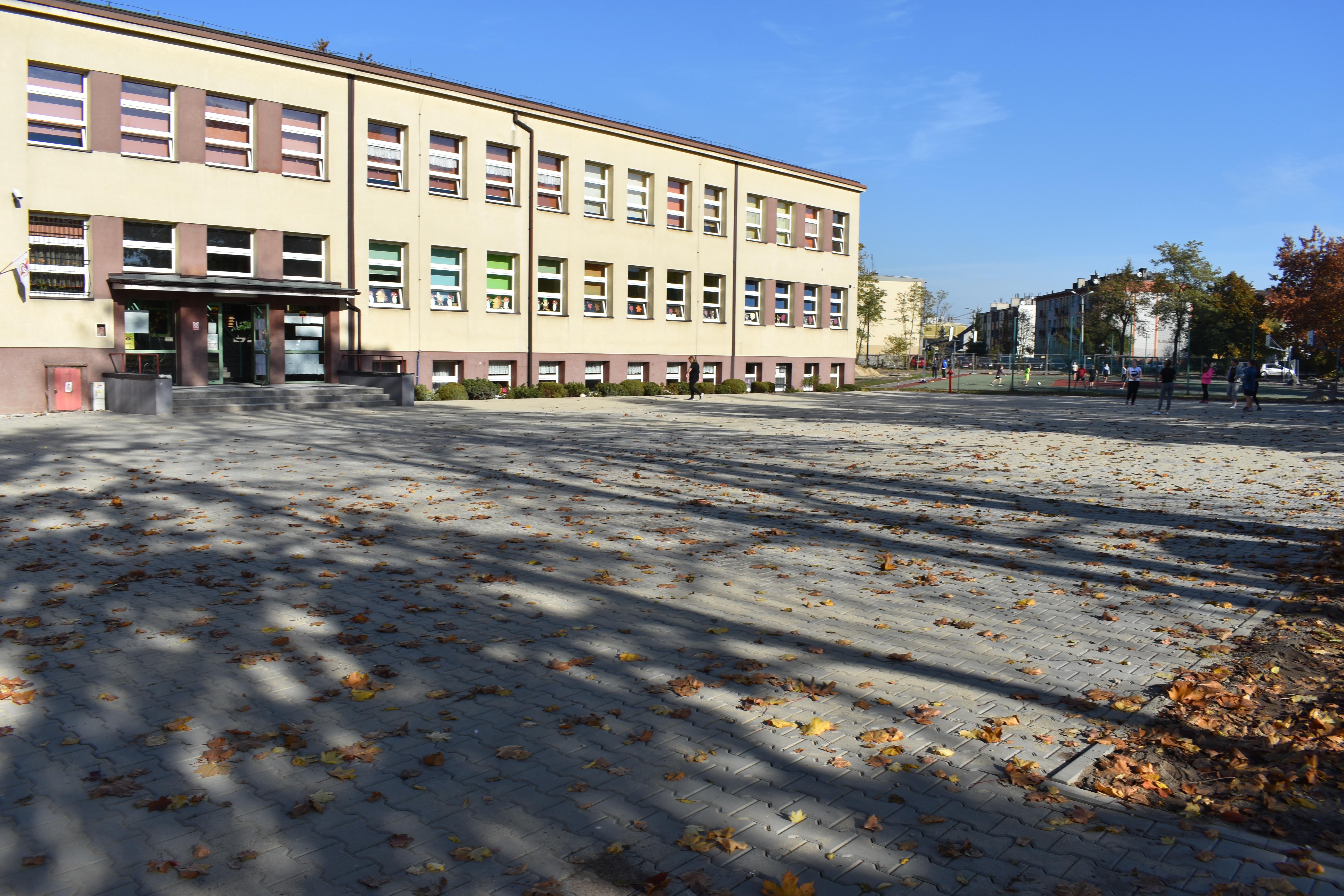 Budynek Szkoły Podstawowej nr 3 w Lędzinach